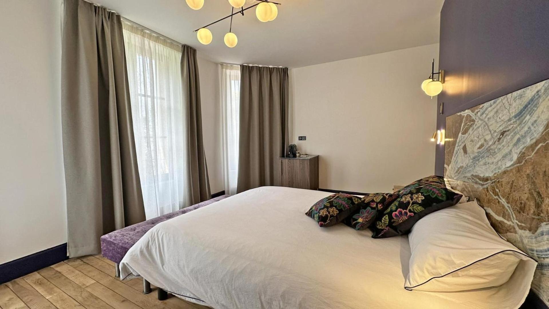 לינה וארוחת בוקר רוששווארט Le Manoir Des Perrieres מראה חיצוני תמונה