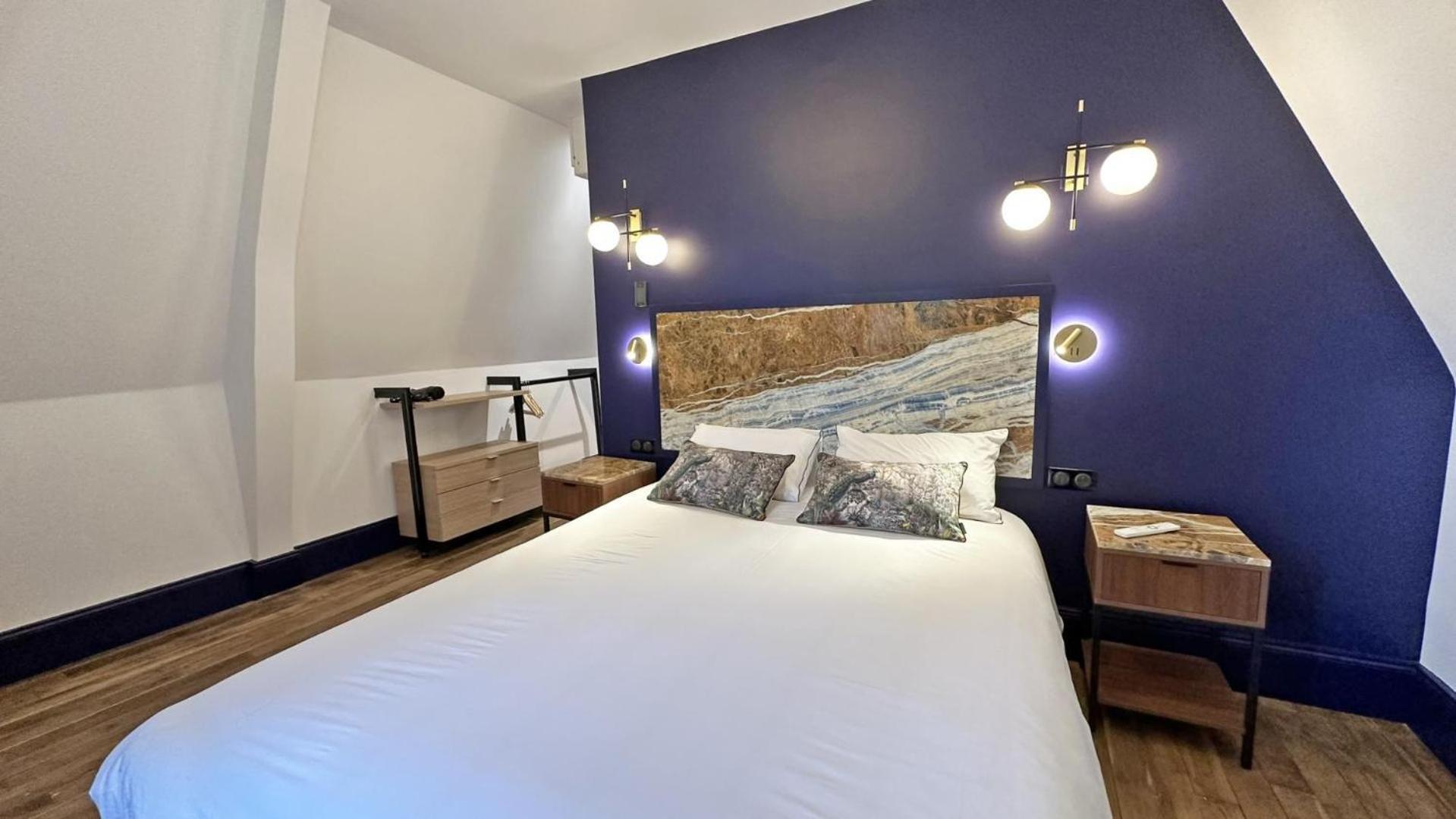 לינה וארוחת בוקר רוששווארט Le Manoir Des Perrieres מראה חיצוני תמונה