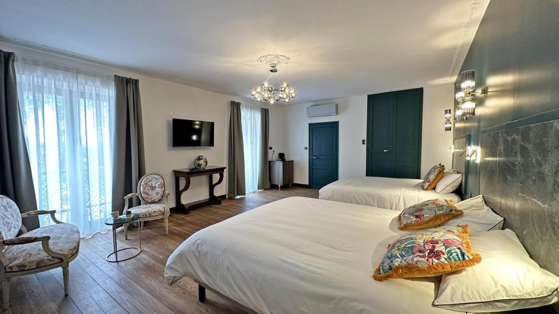 לינה וארוחת בוקר רוששווארט Le Manoir Des Perrieres מראה חיצוני תמונה