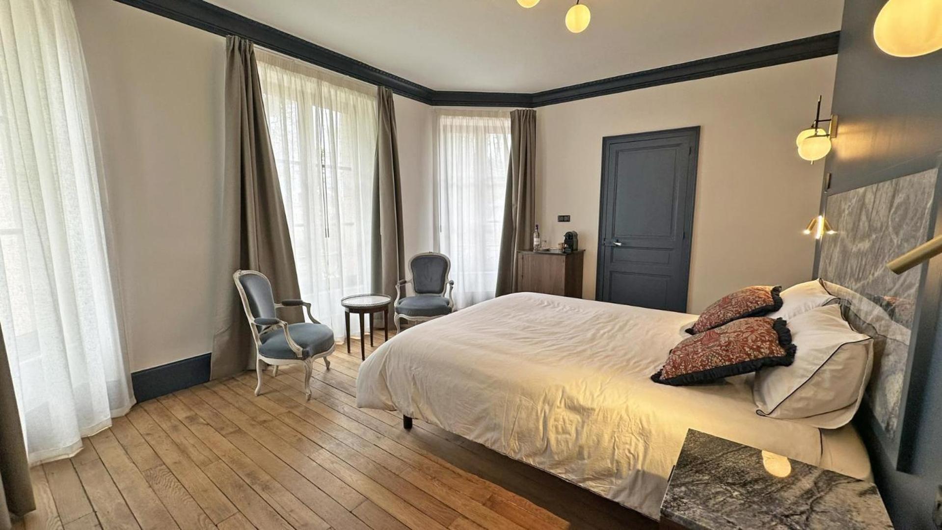 לינה וארוחת בוקר רוששווארט Le Manoir Des Perrieres מראה חיצוני תמונה