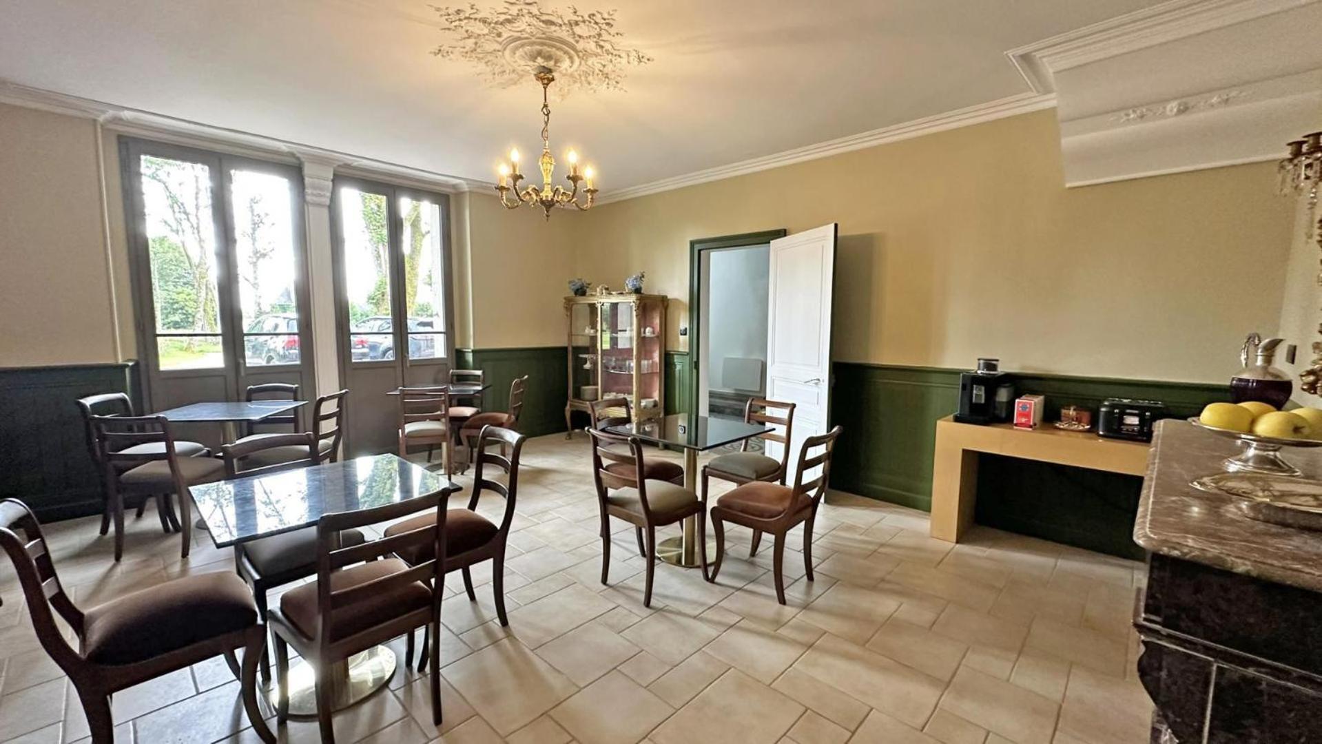 לינה וארוחת בוקר רוששווארט Le Manoir Des Perrieres מראה חיצוני תמונה