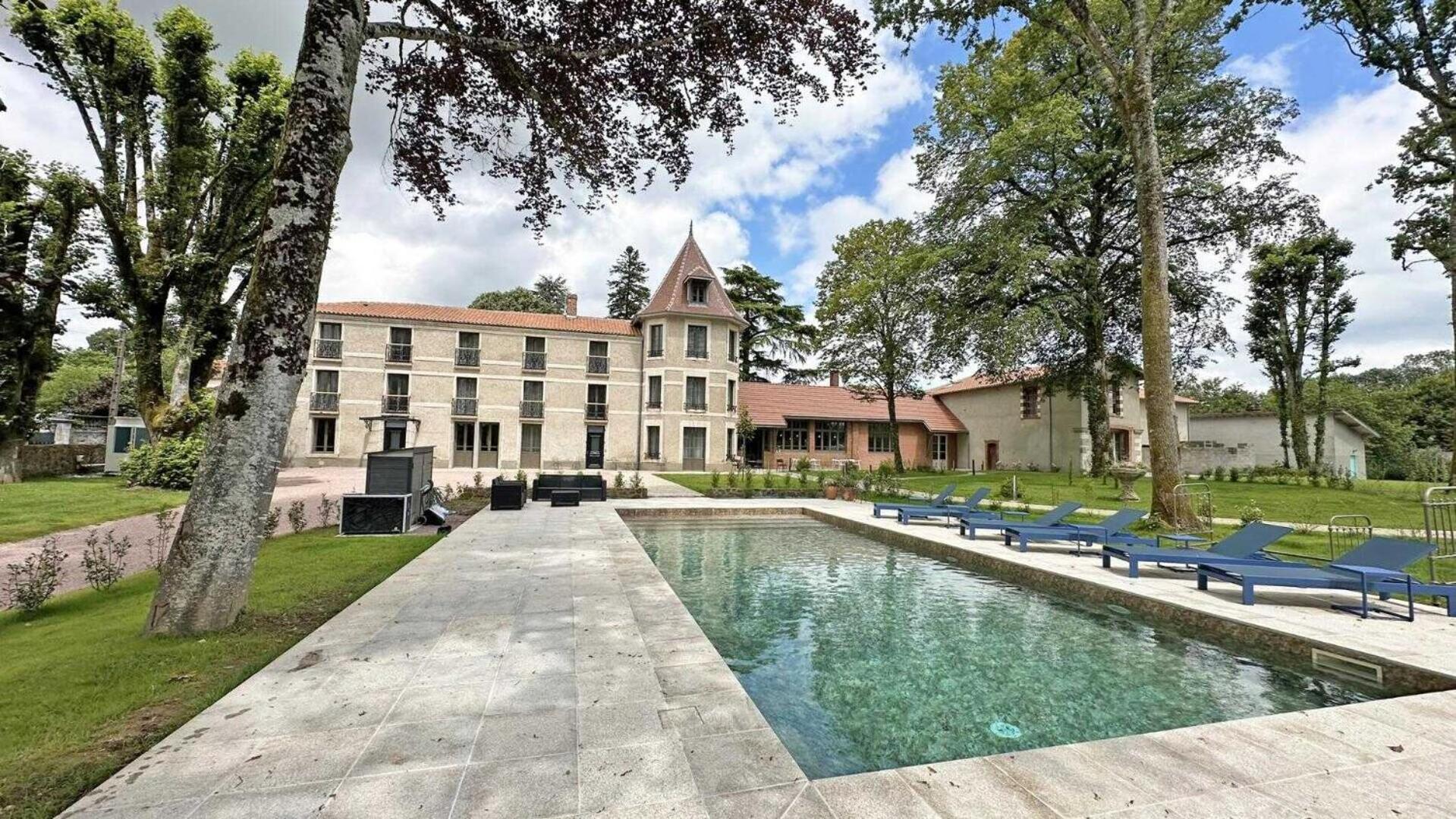 לינה וארוחת בוקר רוששווארט Le Manoir Des Perrieres מראה חיצוני תמונה