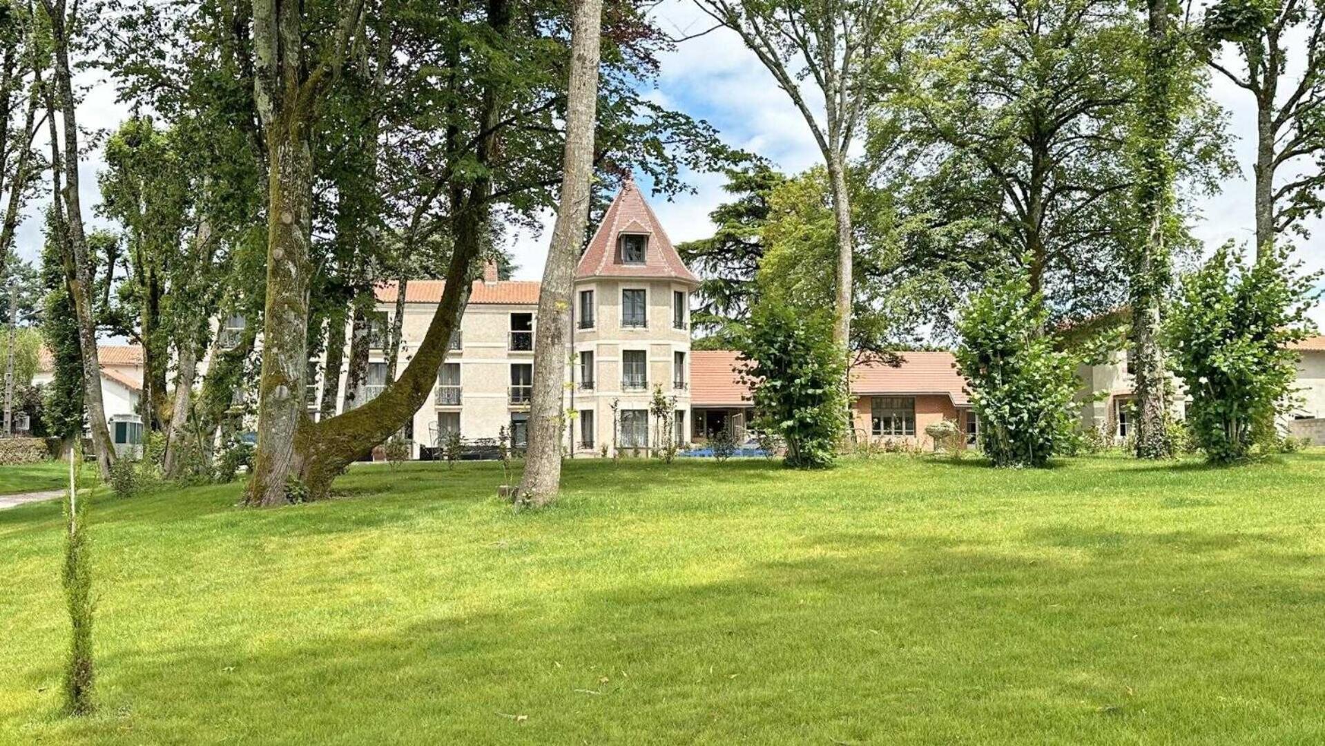 לינה וארוחת בוקר רוששווארט Le Manoir Des Perrieres מראה חיצוני תמונה
