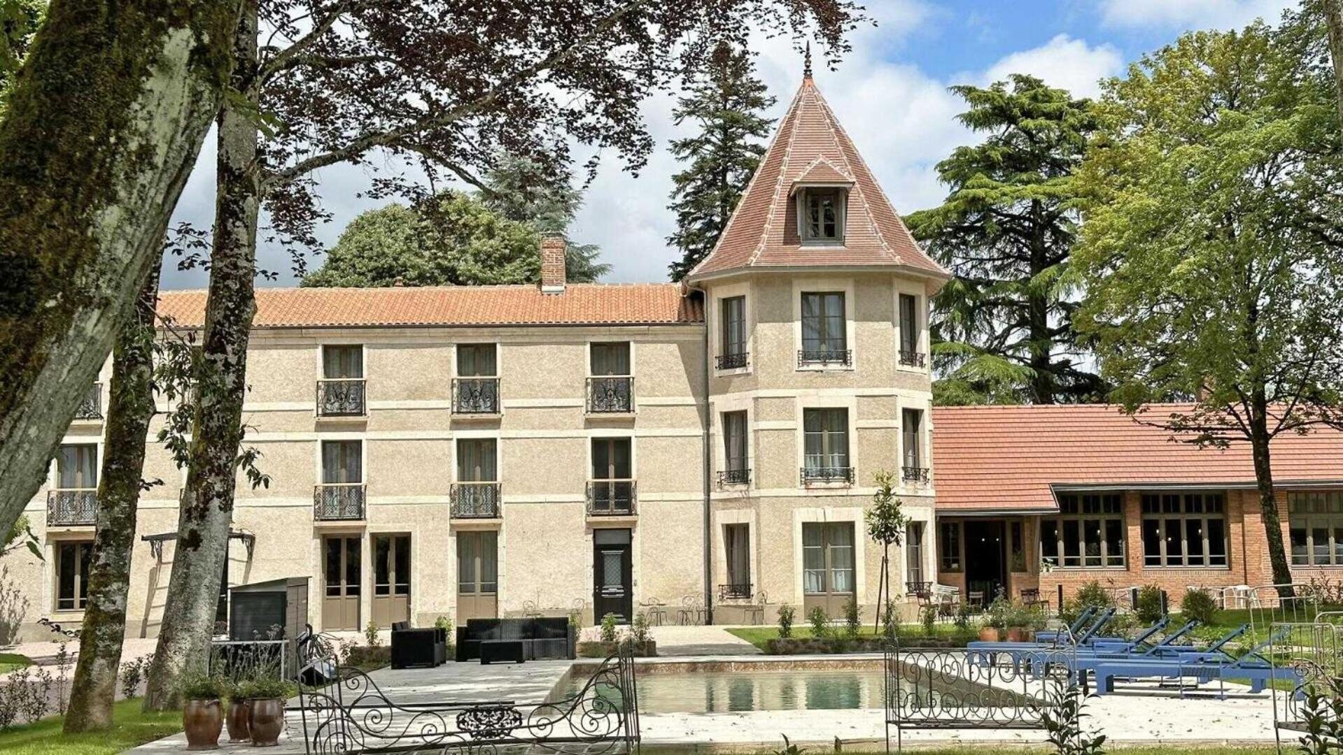לינה וארוחת בוקר רוששווארט Le Manoir Des Perrieres מראה חיצוני תמונה